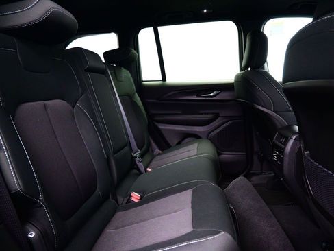 New 2025 Jeep Grand Cherokee Laredo X image 17