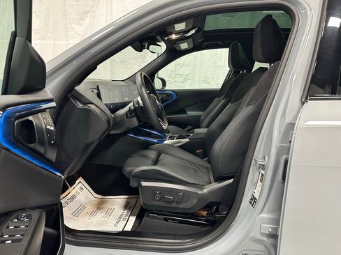 Used 2025 BMW X3 xDrive30i w/ M Sport Package image 10