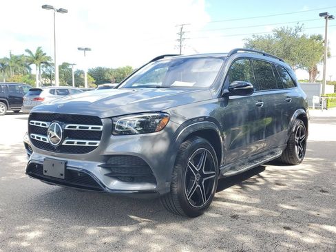 Used 2023 Mercedes-Benz GLS 450 4MATIC w/ AMG Line Exterior image 9