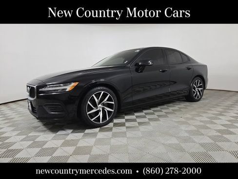 Used 2019 Volvo S60 T6 Momentum w/ Premium Package AWD/4WD image 4