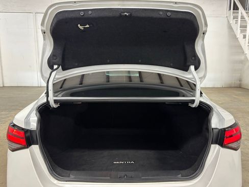 Used 2023 Nissan Sentra SR w/ SR Premium Package FWD image 23