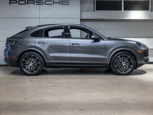 Certified 2025 Porsche Cayenne Coupe AWD/4WD image 9