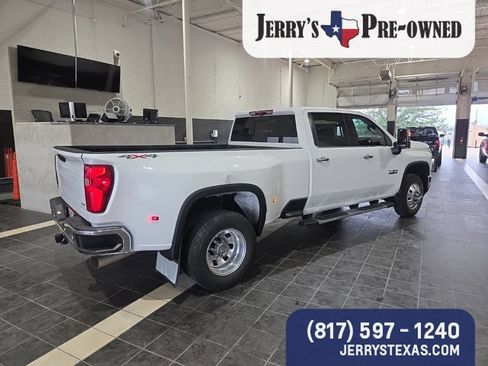Used 2025 Chevrolet Silverado 3500 LTZ w/ LTZ Texas Edition AWD/4WD image 5