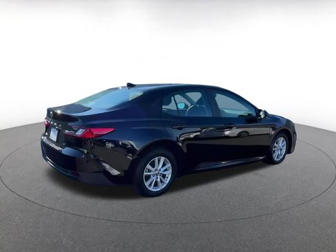 Used 2025 Toyota Camry LE image 12