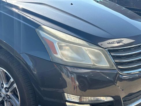 Used 2016 Chevrolet Traverse LT FWD image 3