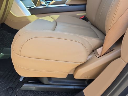 New 2026 Land Rover Range Rover Long Wheelbase SE image 28