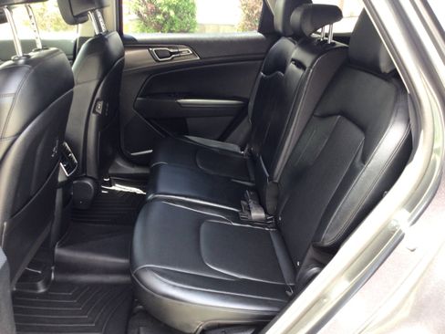 Used 2023 Kia Sportage SX FWD image 12
