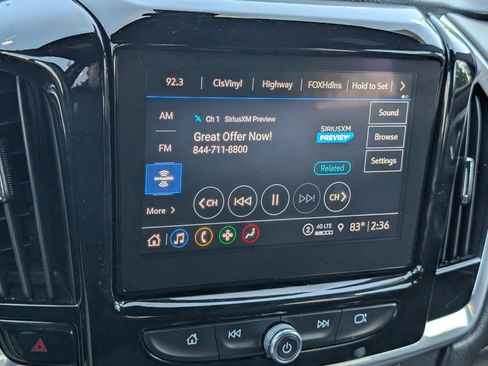 Used 2022 Chevrolet Traverse LT image 10