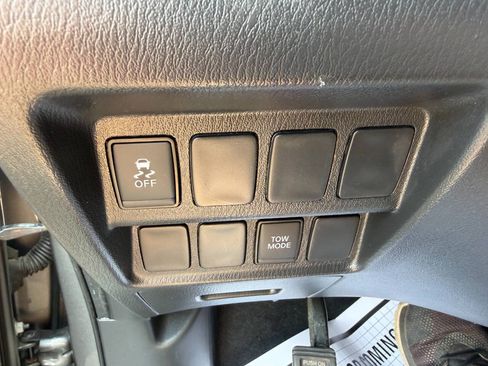 Used 2020 Nissan Pathfinder S AWD/4WD image 18