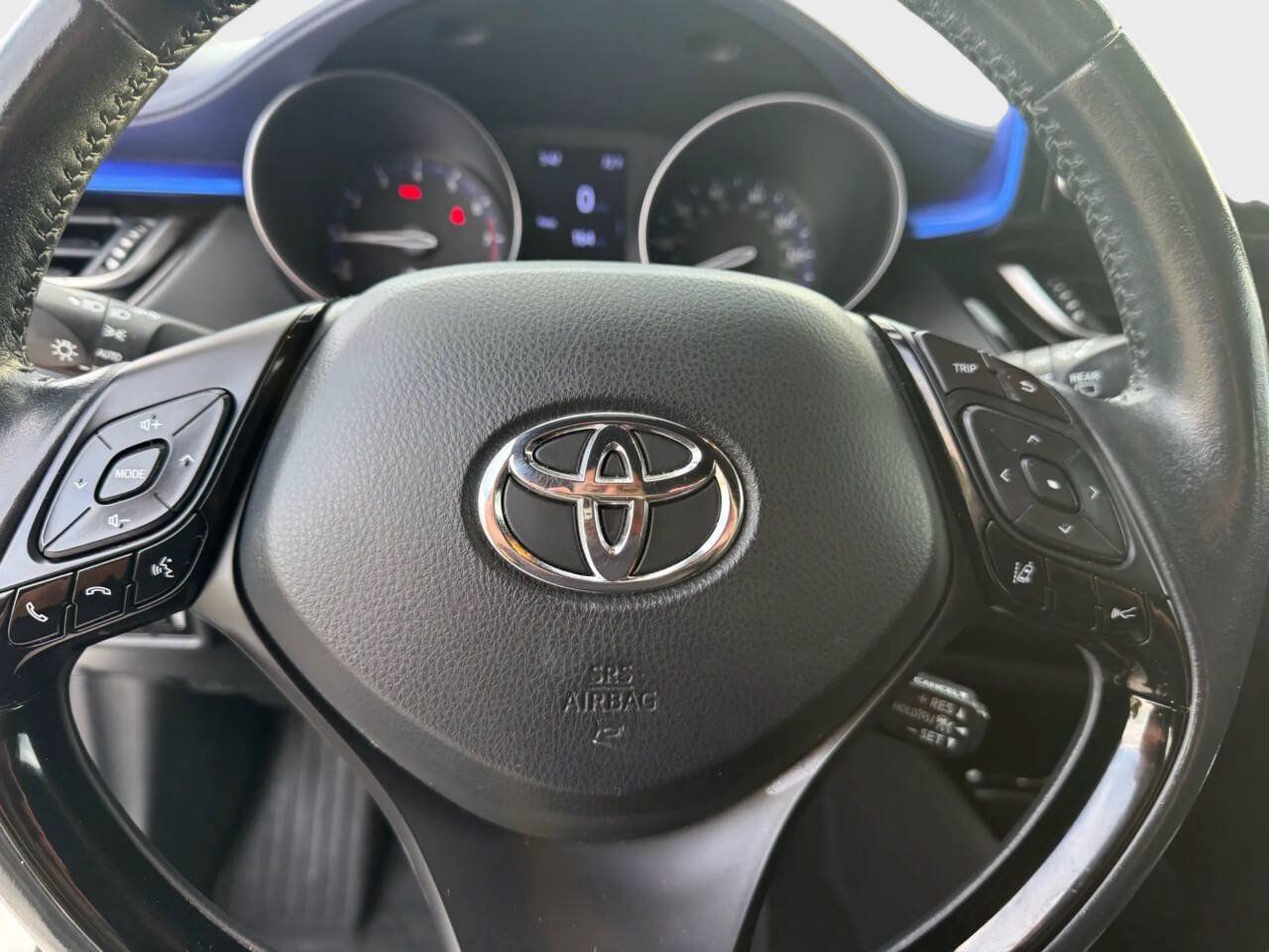 Used 2021 Toyota C-HR XLE FWD image 15