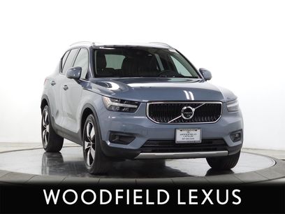 Used 2022 Volvo XC40 T5 Momentum w/ Premium Package
