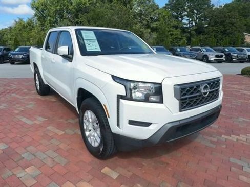 Used 2022 Nissan Frontier SV RWD image 5