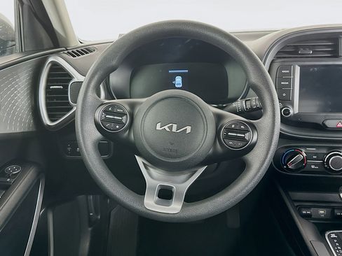 Used 2025 Kia Soul LX w/ LX Technology Package FWD image 18
