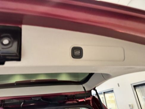 Used 2009 Chevrolet Suburban LTZ image 18