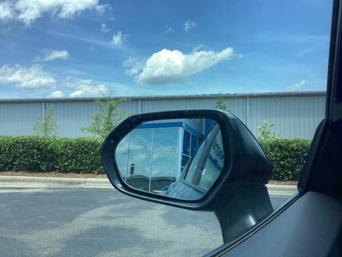 Used 2025 Toyota Camry LE image 10