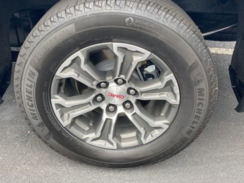 Used 2024 GMC Sierra 1500 SLT image 10