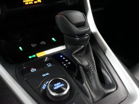 Certified 2022 Toyota RAV4 LE image 20