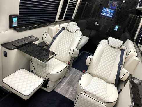 Used 2022 Mercedes-Benz Sprinter 3500 image 5
