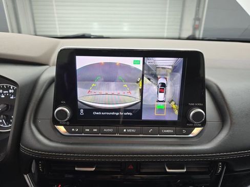 Used 2023 Nissan Rogue SL image 29