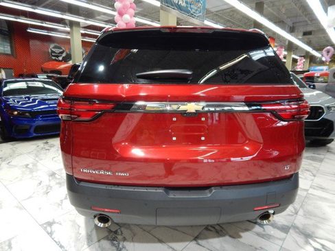 Used 2023 Chevrolet Traverse Premier image 4