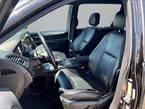 Used 2019 Dodge Grand Caravan GT FWD image 16
