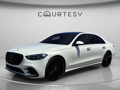 Used 2022 Mercedes-Benz S 580 4MATIC Sedan image 1