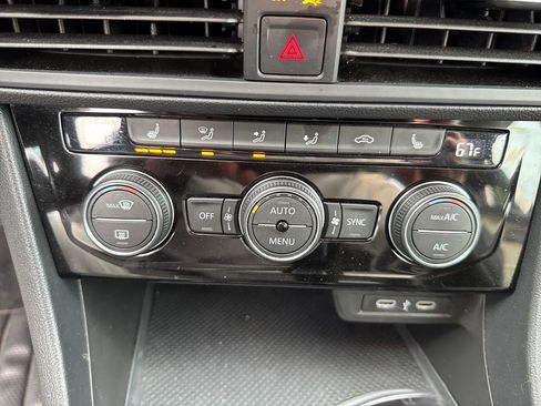 Used 2024 Volkswagen Jetta SE image 23