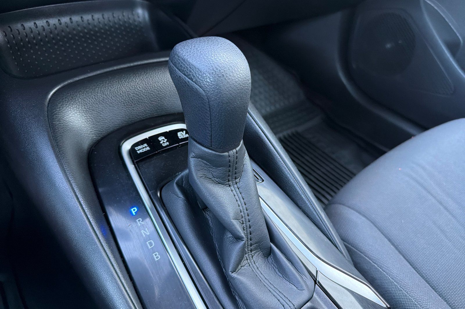 Used 2022 Toyota Corolla LE FWD image 19