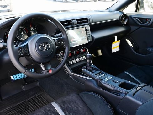 New 2025 Toyota GR86 Premium image 17
