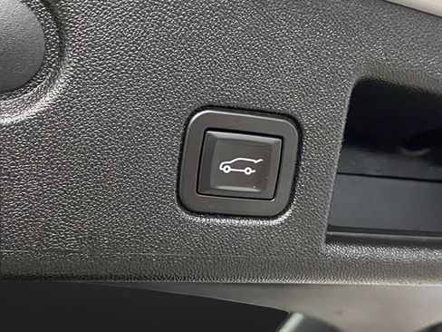 Used 2019 Chevrolet Equinox Premier image 15