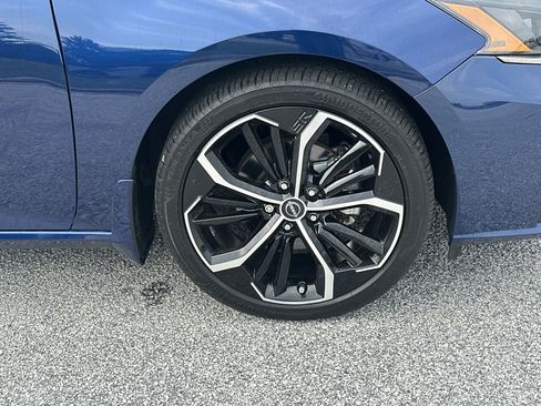 Used 2024 Nissan Altima 2.5 SR w/ SR Premium Package FWD image 12