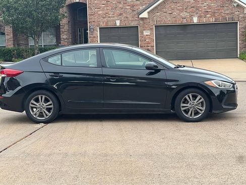 Used 2017 Hyundai Elantra SE FWD image 5