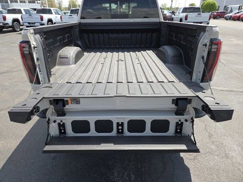 New 2026 GMC Sierra 3500 AT4 w/ AT4 Premium Plus Package AWD/4WD image 28