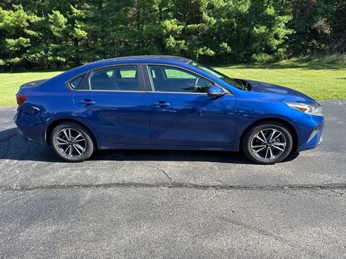Certified 2023 Kia Forte LXS w/ LXS Technology Package FWD image 5