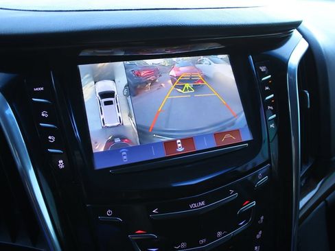 Used 2017 Cadillac Escalade Luxury RWD image 34