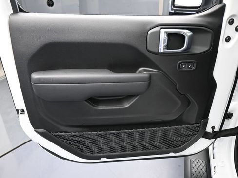 New 2026 Jeep Gladiator Sport image 12