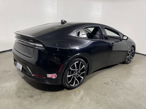 Used 2023 Toyota Prius Prime FWD image 3