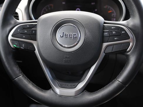 Used 2021 Jeep Grand Cherokee Laredo X AWD/4WD image 18