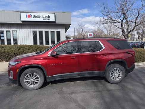 Used 2023 Chevrolet Traverse LT image 1