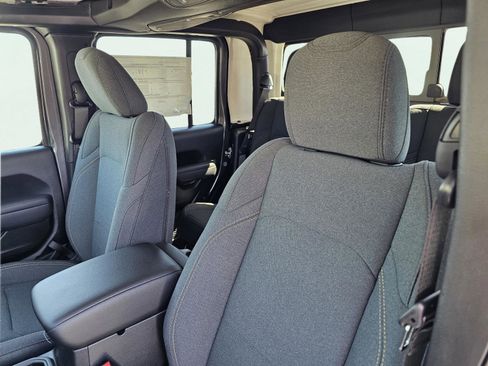 New 2026 Jeep Gladiator Sport AWD/4WD image 18