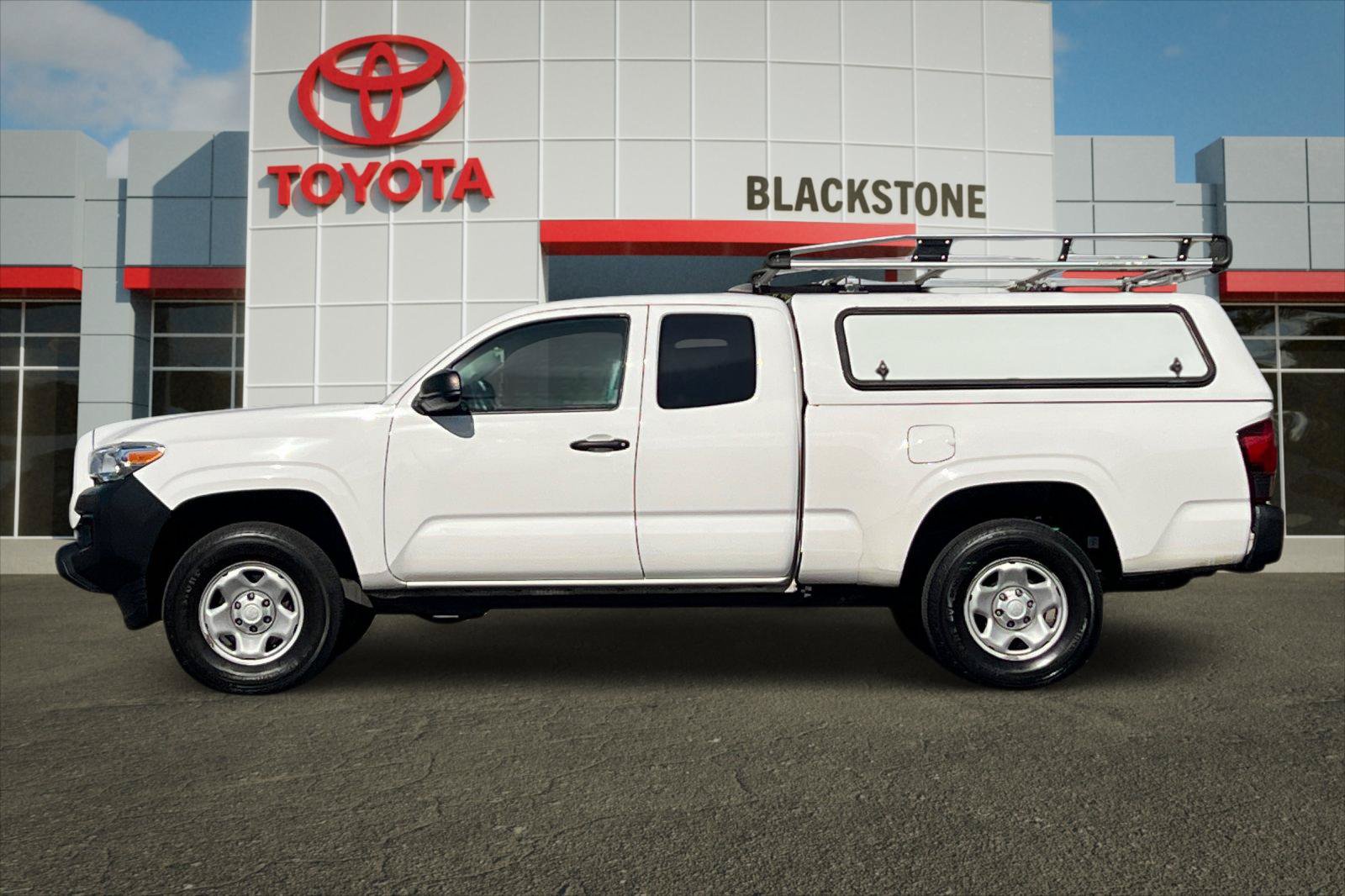 Used 2022 Toyota Tacoma SR RWD image 6