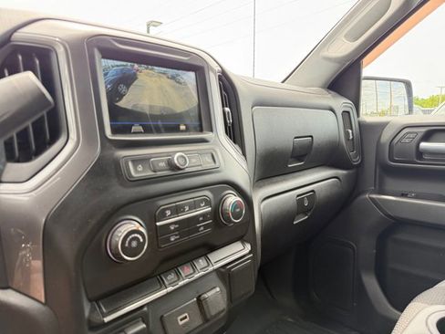 Used 2019 Chevrolet Silverado 1500 Custom w/ Custom Value Package AWD/4WD image 28