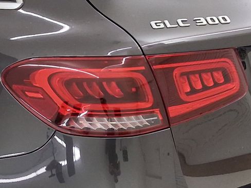 Used 2022 Mercedes-Benz GLC 300 GLC 300 image 11