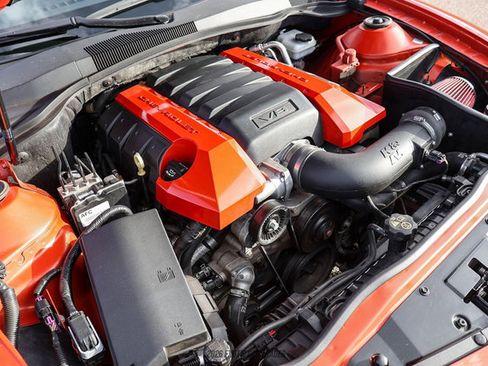 Used 2010 Chevrolet Camaro SS RWD image 15