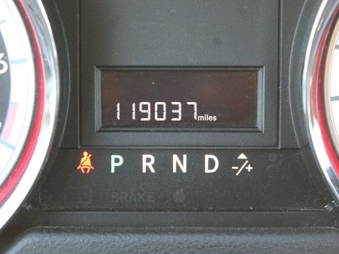 Used 2018 Dodge Grand Caravan SXT image 24