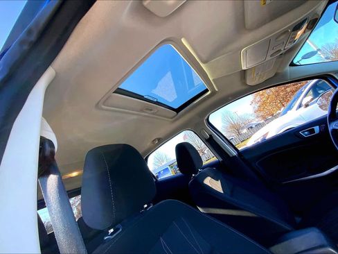 Used 2019 Ford EcoSport SE image 13