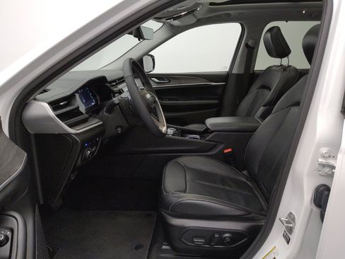 Used 2022 Jeep Grand Cherokee Limited 4xe w/ Luxury Tech Group II image 17