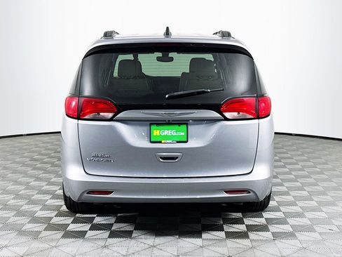 Used 2021 Chrysler Voyager Lxi FWD image 8