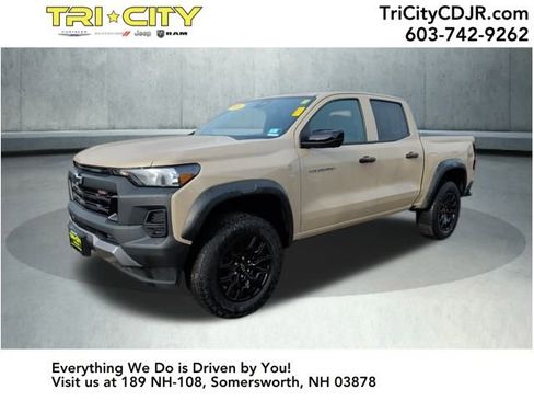 Used 2024 Chevrolet Colorado Trail Boss w/ Technology Package image 1