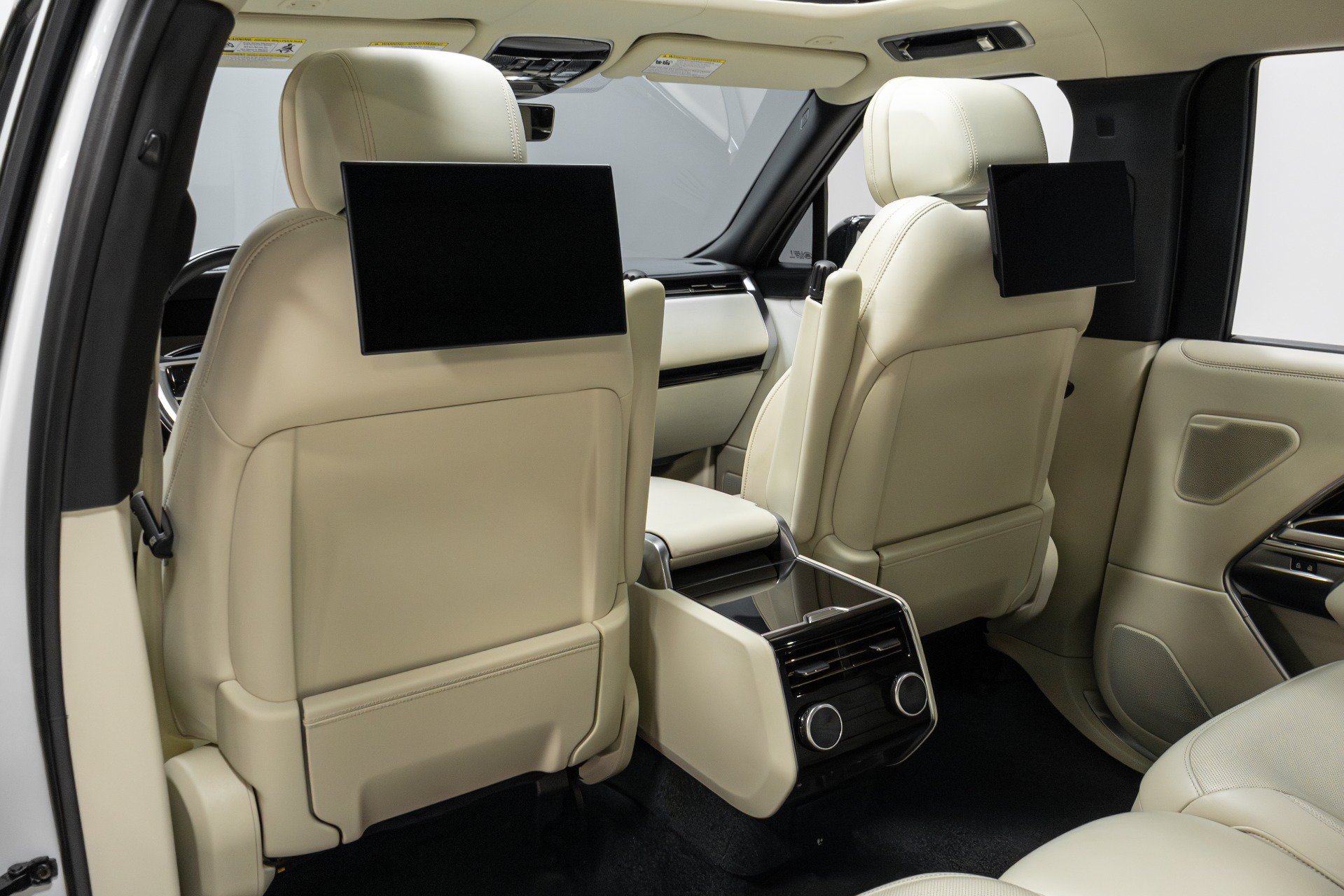 Used 2023 Land Rover Range Rover Long Wheelbase Autobiography AWD/4WD image 35